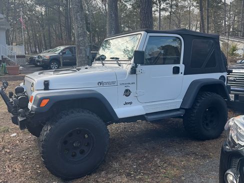 Used 2000 Jeep Wrangler Sahara image 2