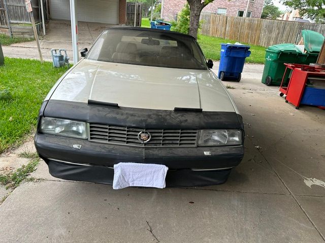 Used 1993 Cadillac Allante FWD image 2