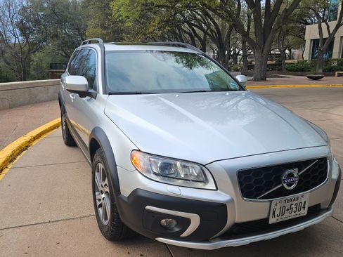 Used 2014 Volvo XC70 3.2 image 1