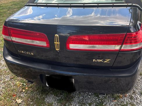 Used 2010 Lincoln MKZ image 4