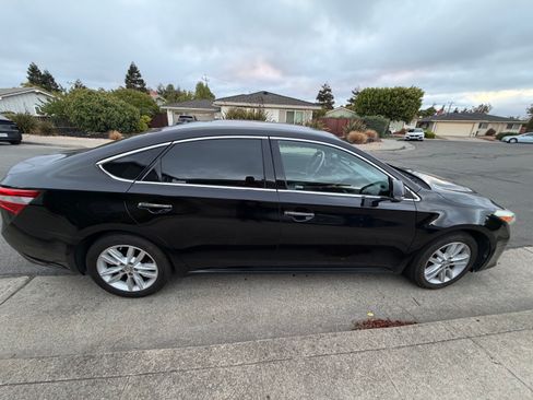 Used 2015 Toyota Avalon XLE FWD image 4