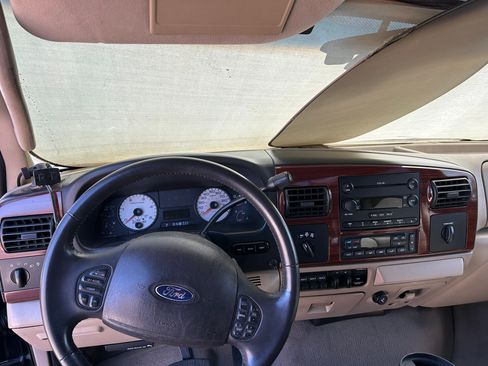 Used 2006 Ford F350 Lariat AWD/4WD image 6