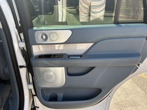 Used 2019 Lincoln Navigator Black Label w/ Cargo Package AWD/4WD image 16