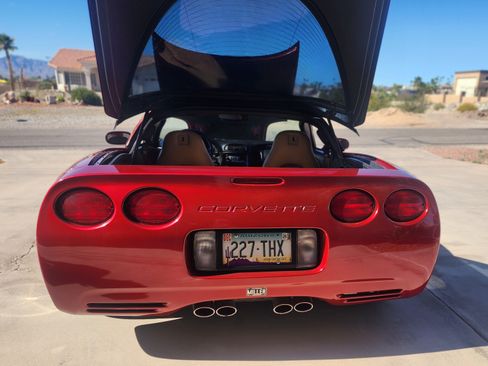 Used 2004 Chevrolet Corvette Coupe w/ Preferred Equipment Group image 4