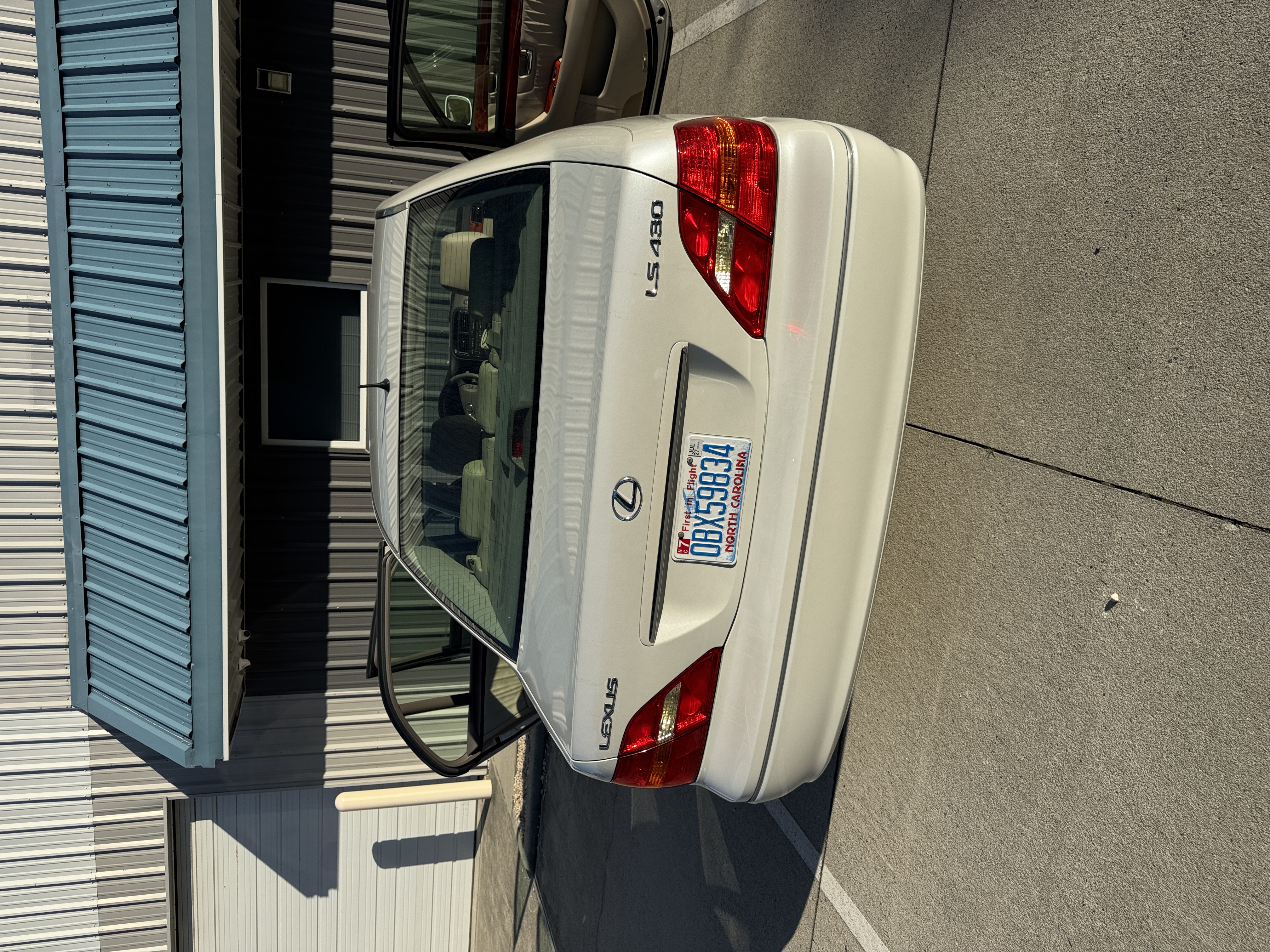Used 2002 Lexus LS 430 RWD image 4