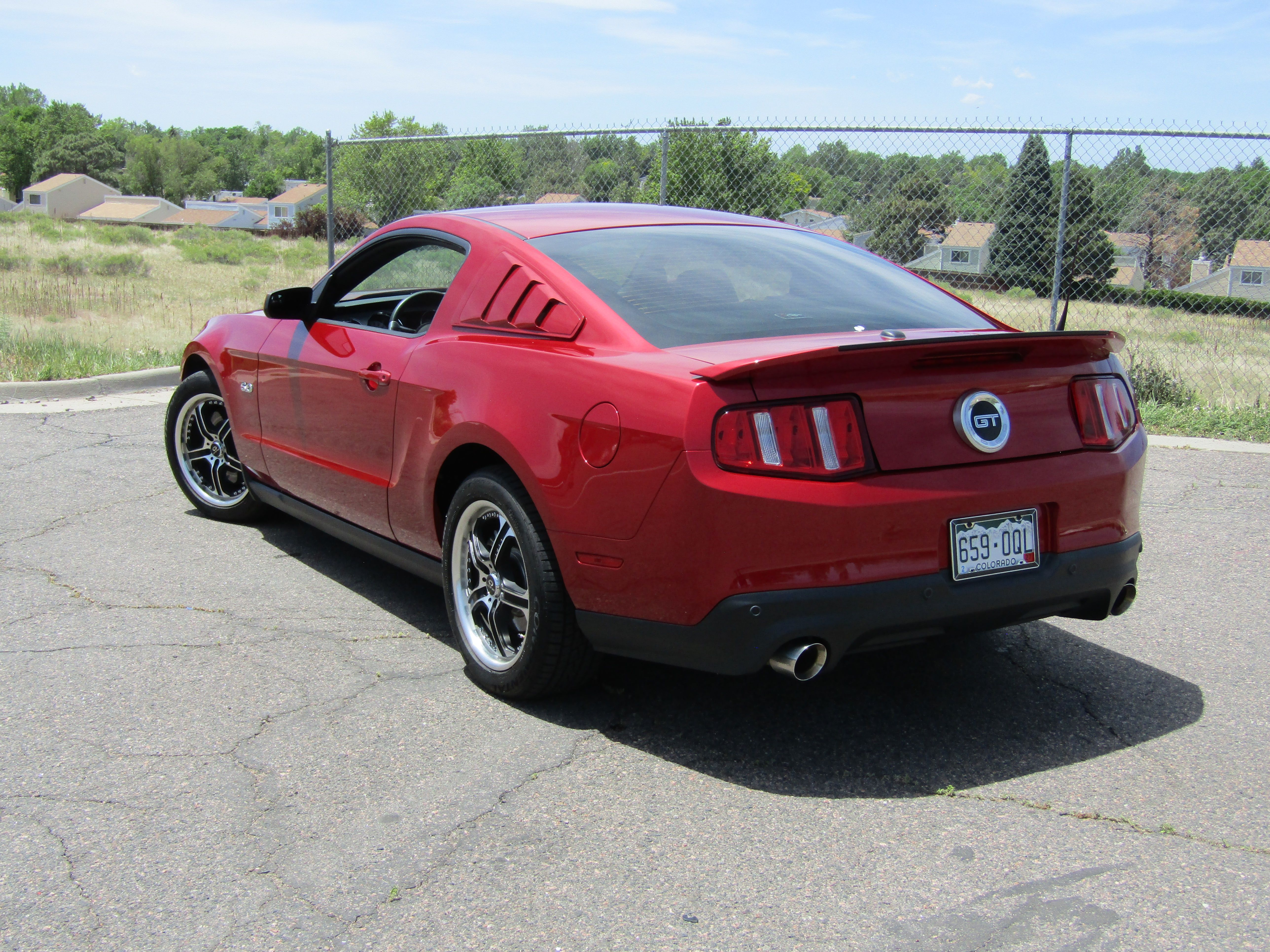Used 2012 Ford Mustang GT Premium w/ Security Pkg RWD image 5
