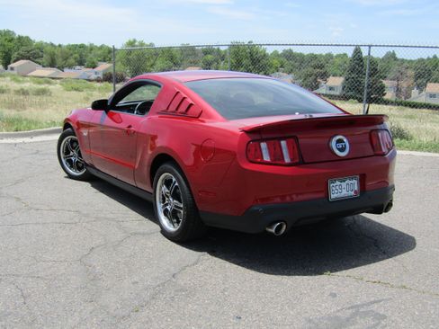 Used 2012 Ford Mustang GT Premium w/ Security Pkg RWD image 5