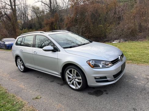 Used 2015 Volkswagen Golf SEL image 10
