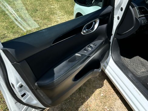 Used 2016 Nissan Sentra SV FWD image 9