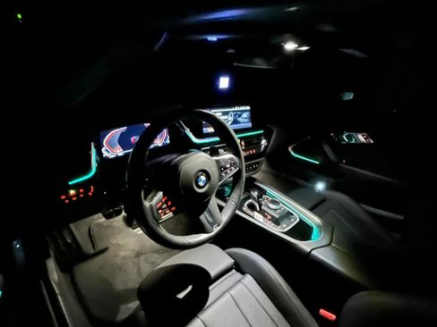 Used 2022 BMW Z4 sDrive30i w/ M Sport Package image 32