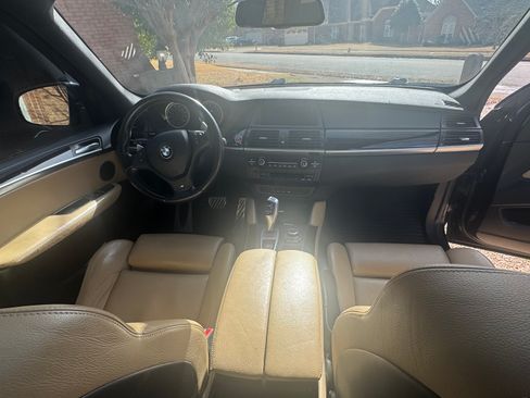 Used 2011 BMW X5 M image 12