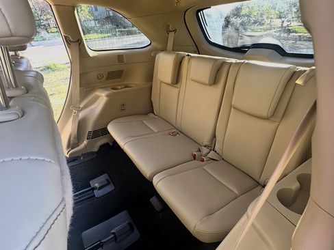 Used 2019 Toyota Highlander XLE AWD/4WD image 10