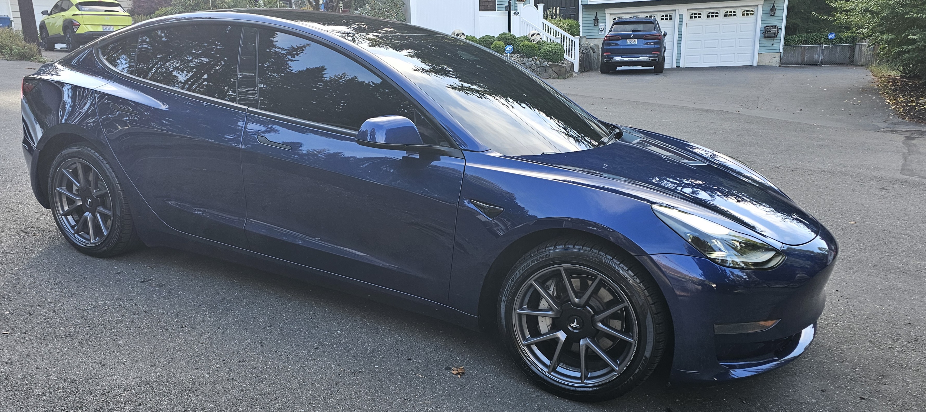 Used 2023 Tesla Model 3 Standard Range RWD image 9