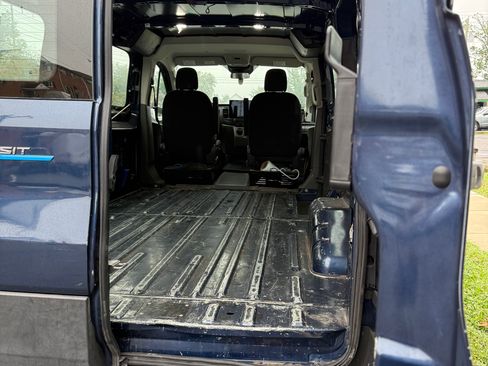 Used 2022 Ford E-Transit Low Roof image 10