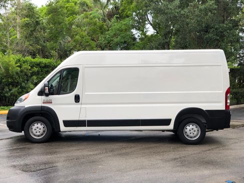 Used 2017 RAM ProMaster 2500 FWD image 4
