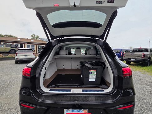 Used 2023 Mercedes-Benz EQS 580 4MATIC SUV image 11