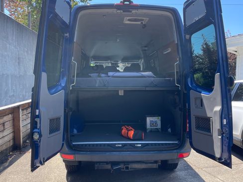 Used 2016 Mercedes-Benz Sprinter 2500 image 17