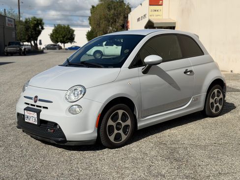Used 2016 FIAT 500 e image 1
