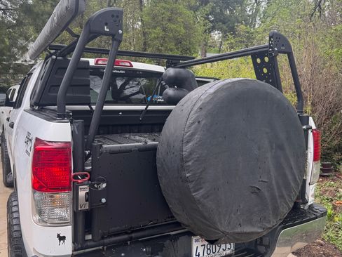 Used 2010 Toyota Tundra 4x4 CrewMax image 13