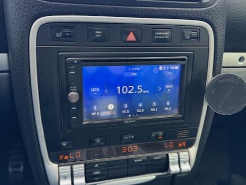 Used 2010 Porsche Cayenne GTS image 9