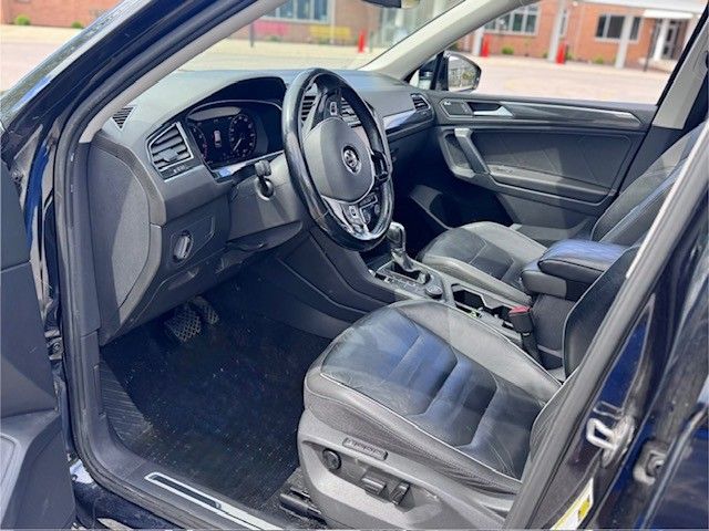 Used 2019 Volkswagen Tiguan SEL Premium w/ 3rd Row Seat Package AWD/4WD image 10