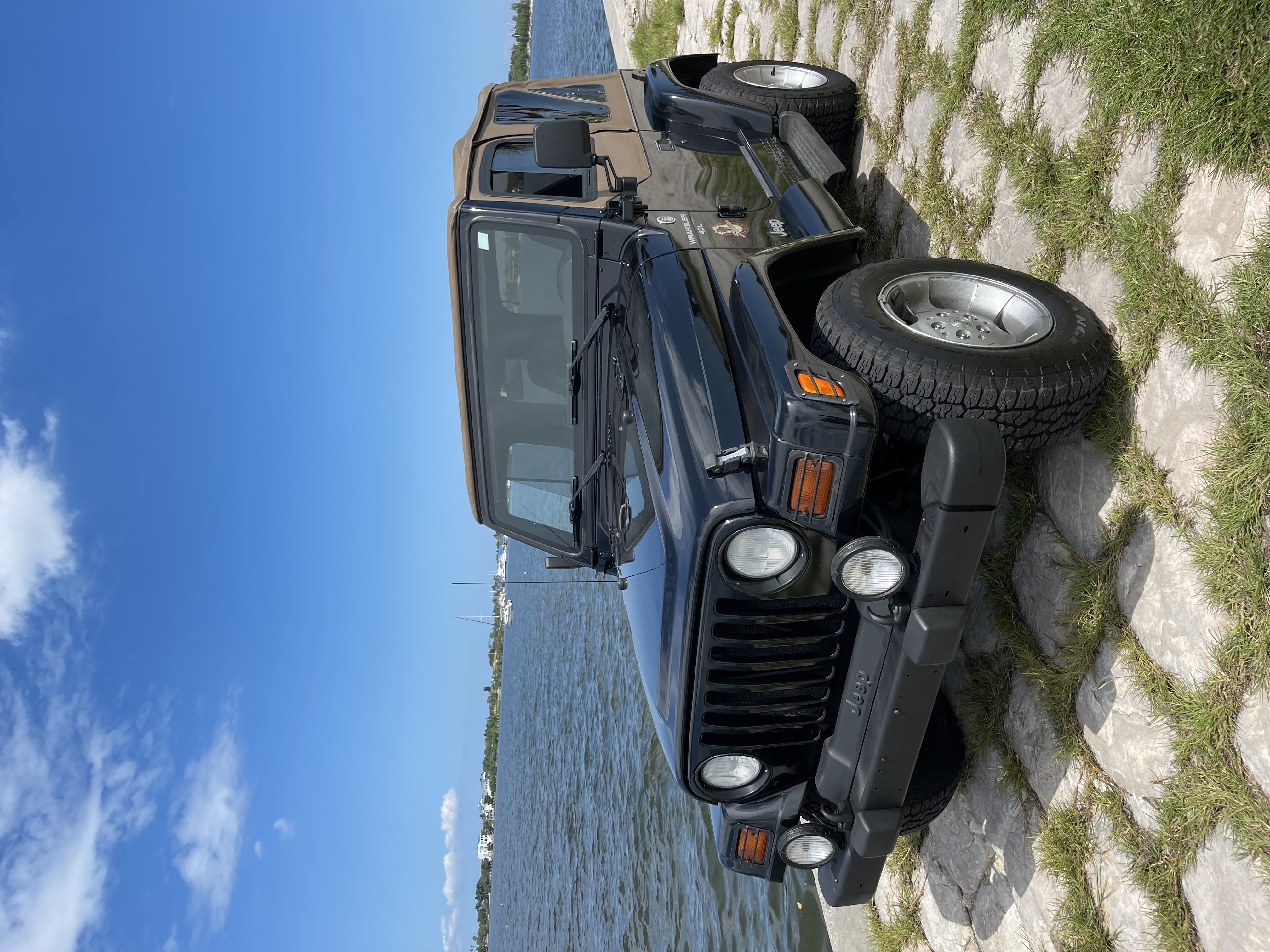 Used 1999 Jeep Wrangler Sahara AWD/4WD image 2