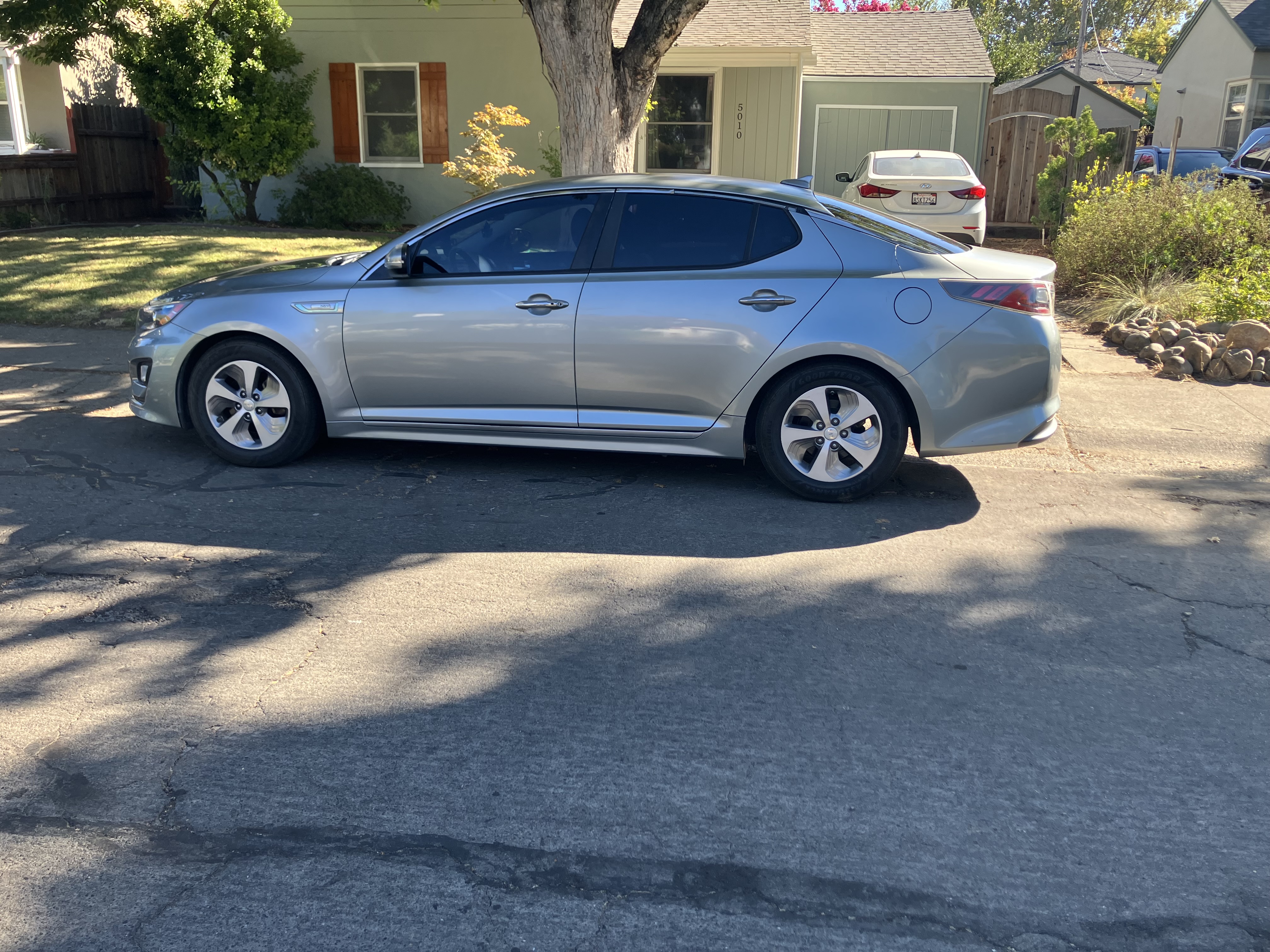 Used 2015 Kia Optima LX FWD image 1