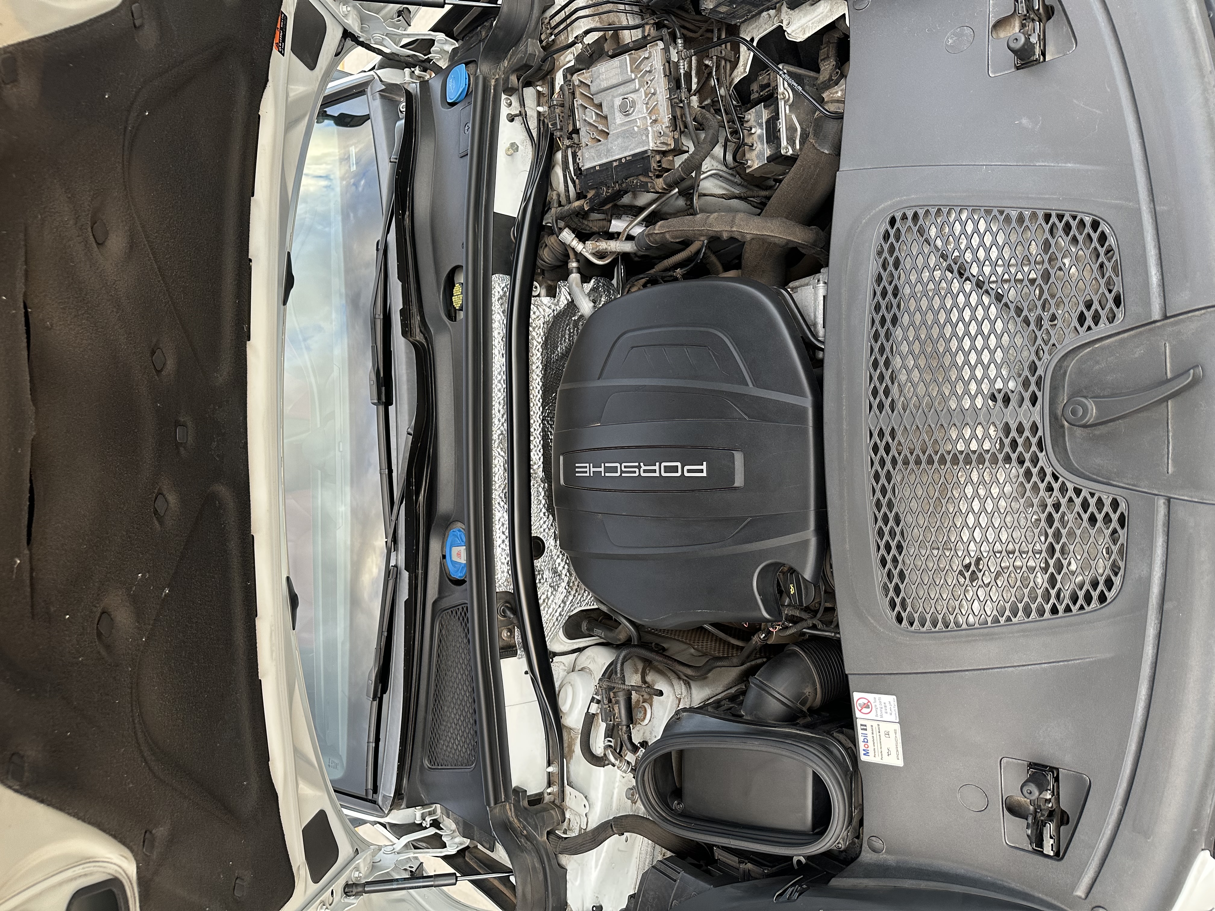 Used 2020 Porsche Macan AWD/4WD image 29