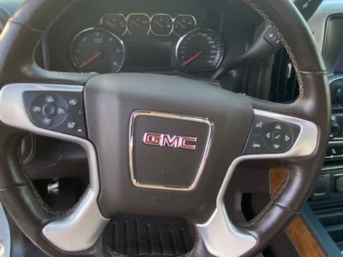 Used 2018 GMC Sierra 1500 SLT image 8