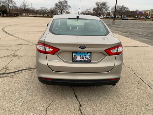 Used 2015 Ford Fusion S image 2