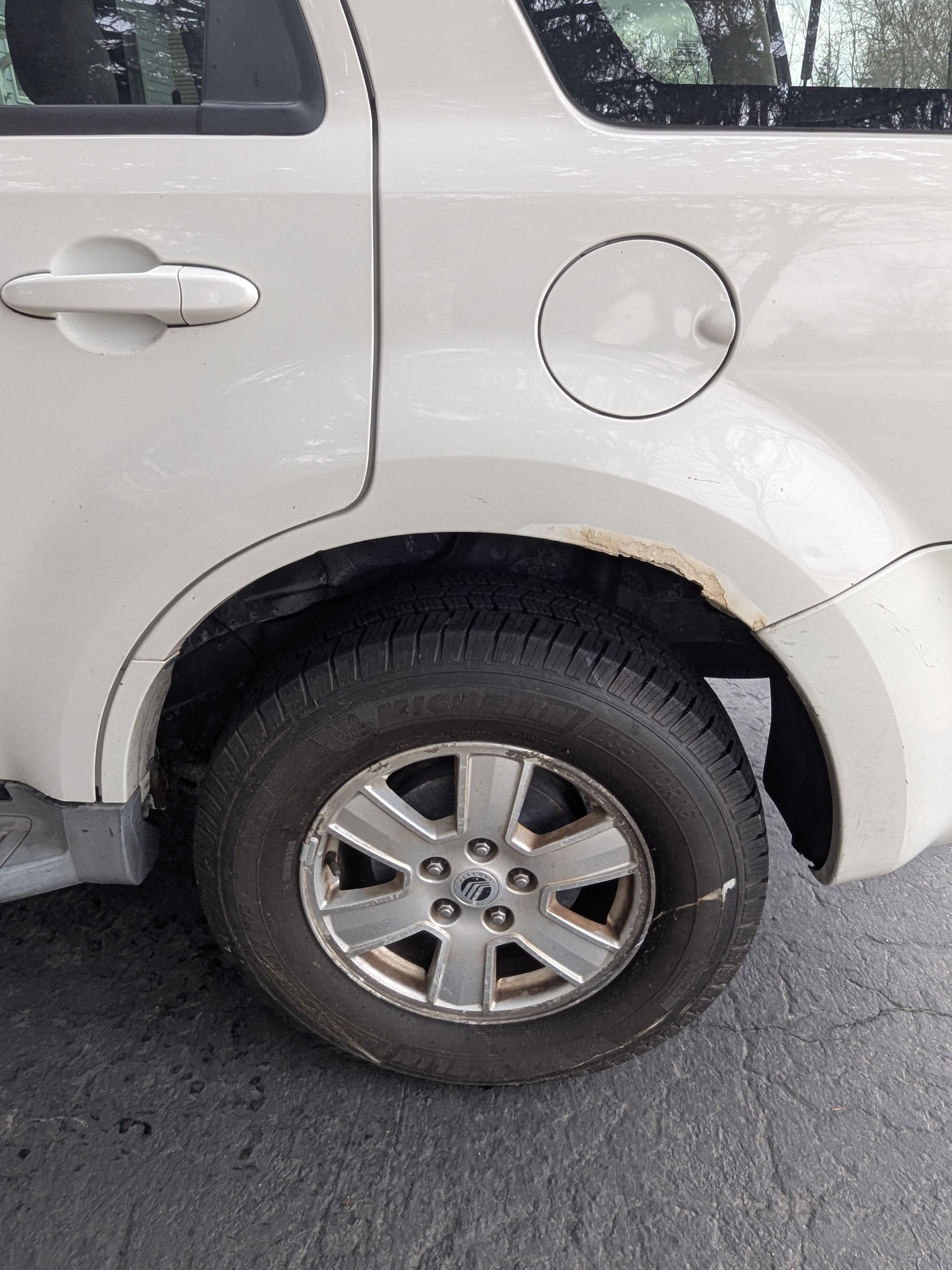 Used 2010 Mercury Mariner 4WD image 10