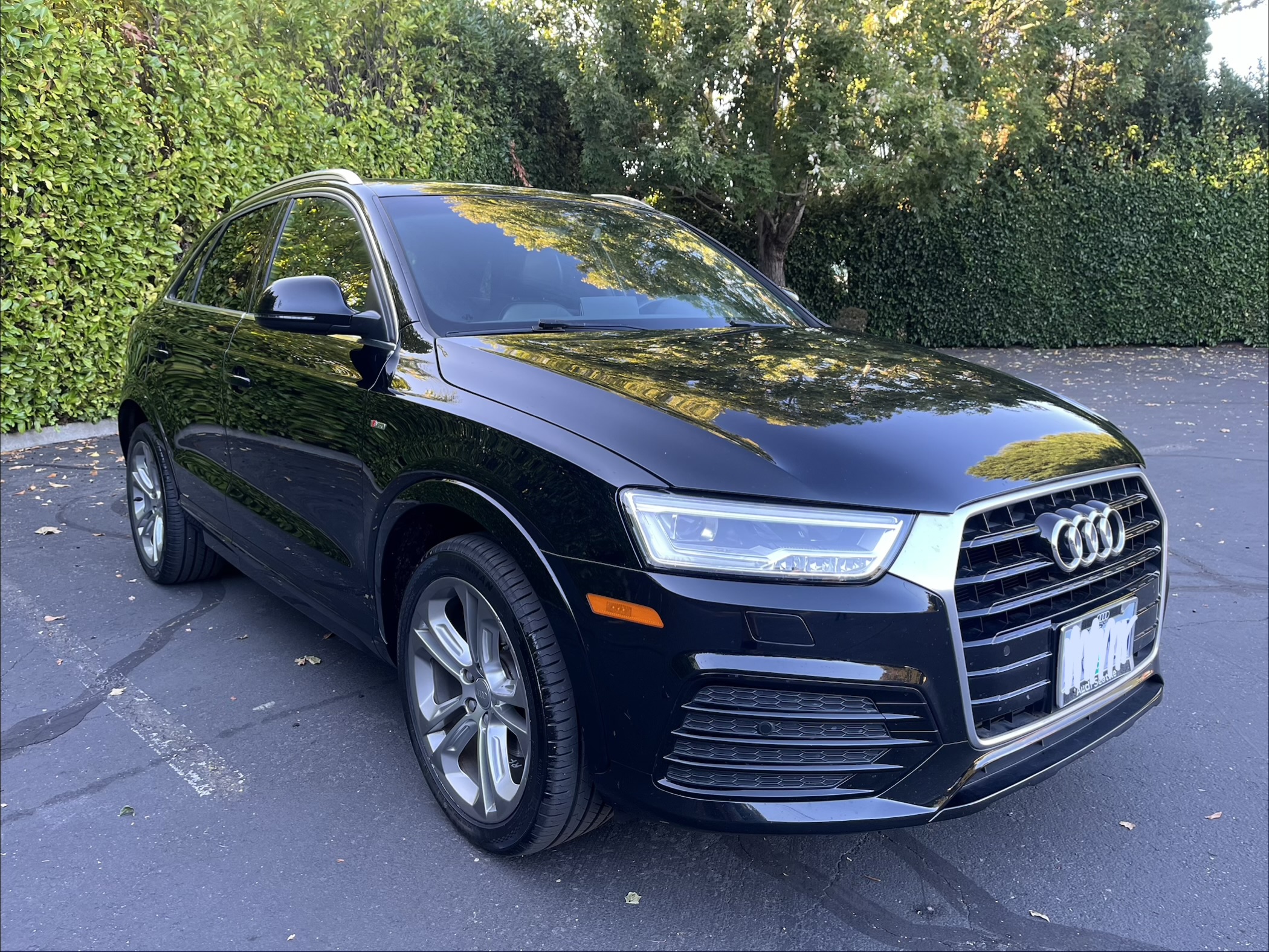 Used 2018 Audi Q3 2.0T Premium Plus w/ Premium Plus Package FWD image 5