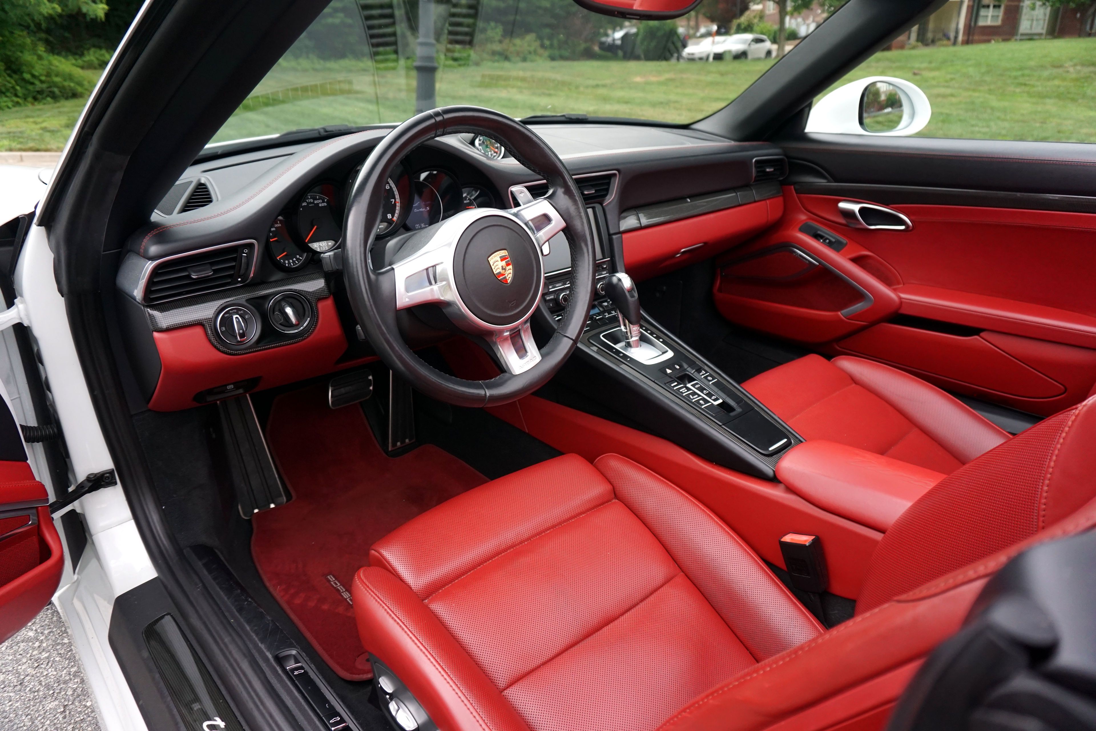 Used 2015 Porsche 911 Turbo S AWD/4WD image 8