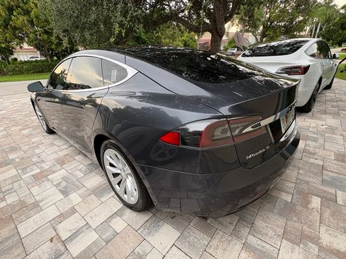 Used 2018 Tesla Model S 75D AWD/4WD image 30