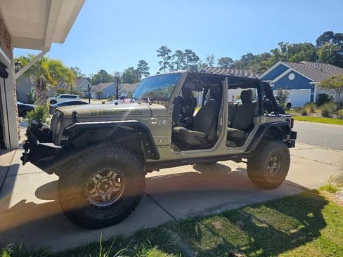 Used 2017 Jeep Wrangler Unlimited Sahara w/ Connectivity Group image 2