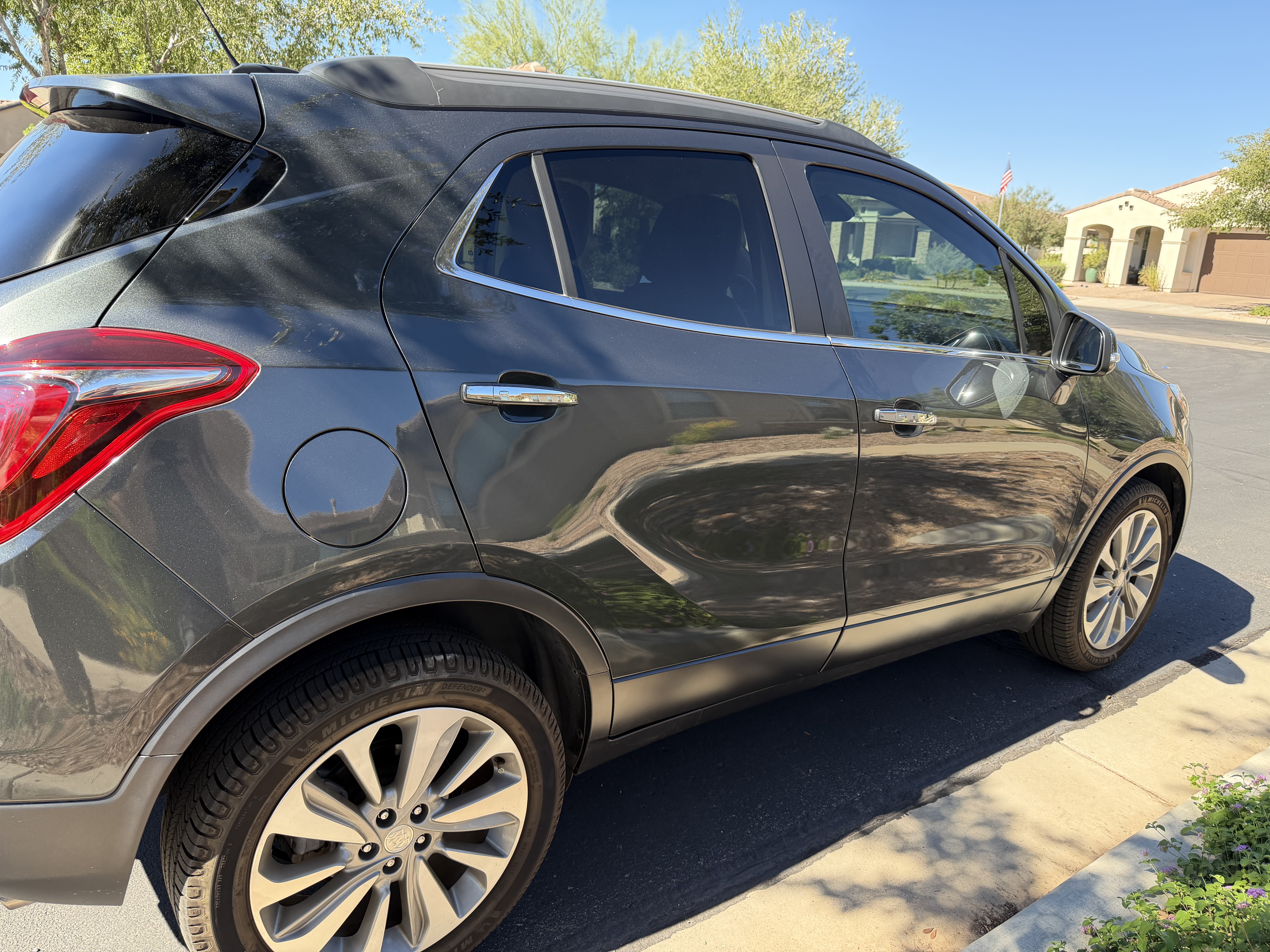 Used 2018 Buick Encore Preferred FWD image 2
