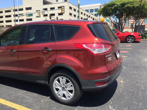 Used 2015 Ford Escape S FWD image 8