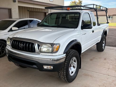 Used 2004 Toyota Tacoma PreRunner w/ SR5 Pkg RWD image 1