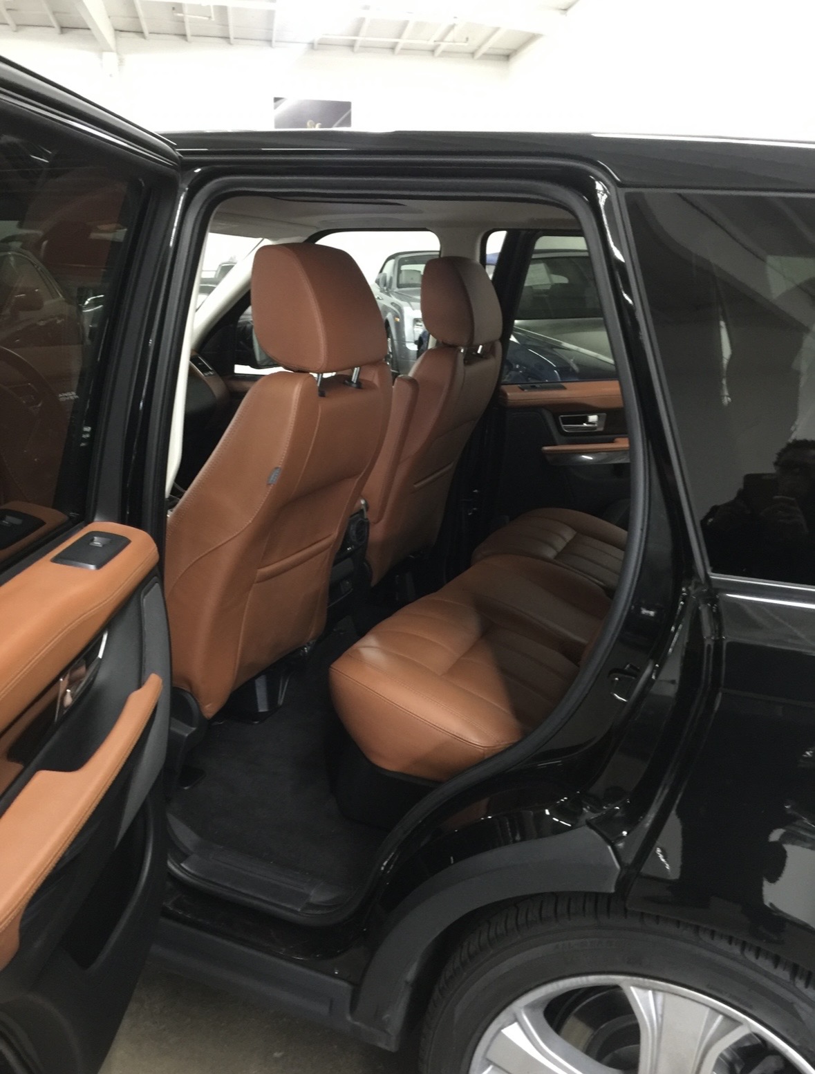 Used 2012 Land Rover Range Rover Sport HSE LUX AWD/4WD image 6