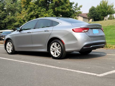 Used 2015 Chrysler 200 Limited image 4