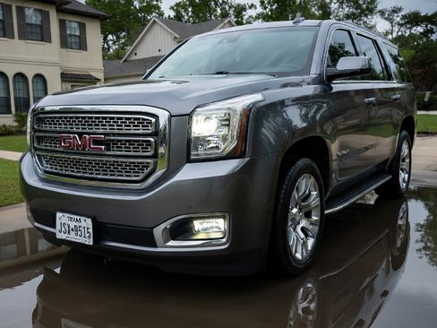 Used 2018 GMC Yukon SLT w/ Open Road Package image 6