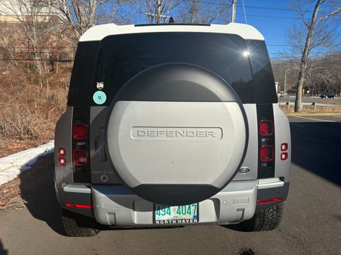 Used 2021 Land Rover Defender 110 SE image 10