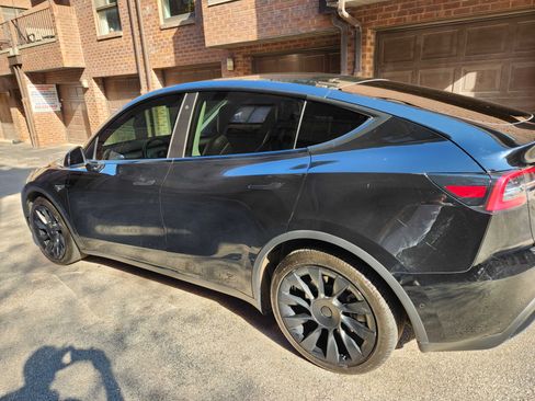 Used 2020 Tesla Model Y Long Range image 4