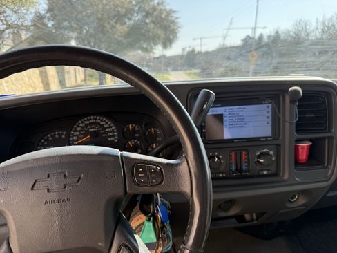 Used 2005 Chevrolet Silverado 1500 LS image 12