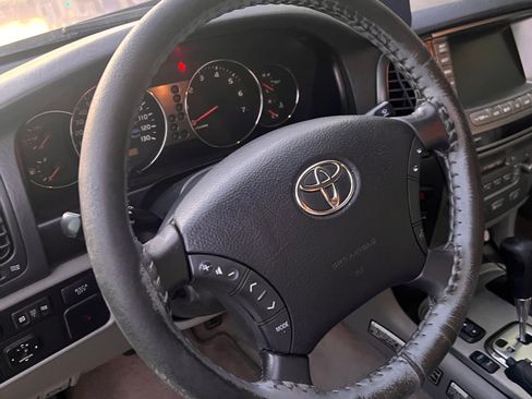 Used 2006 Toyota Land Cruiser image 16