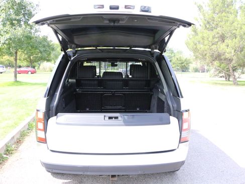 Used 2017 Land Rover Range Rover HSE image 11