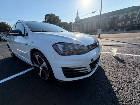 Used 2017 Volkswagen GTI Autobahn FWD image 9