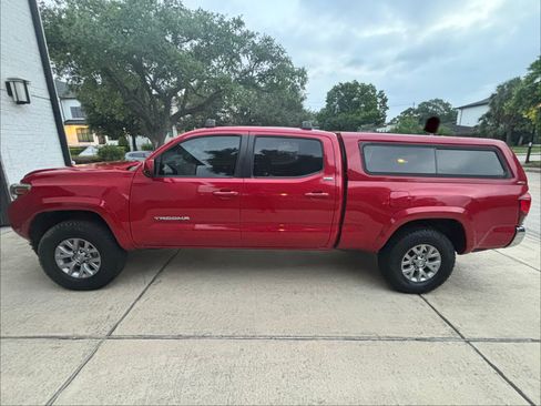 Used 2018 Toyota Tacoma SR5 AWD/4WD image 1