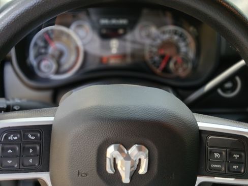 Used 2022 RAM 2500 Big Horn AWD/4WD image 28