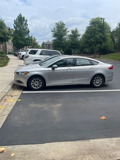 Used 2018 Ford Fusion S FWD image 4